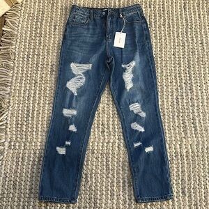 NWT  high waist distressed jeans by‎ Cello size 15♥️